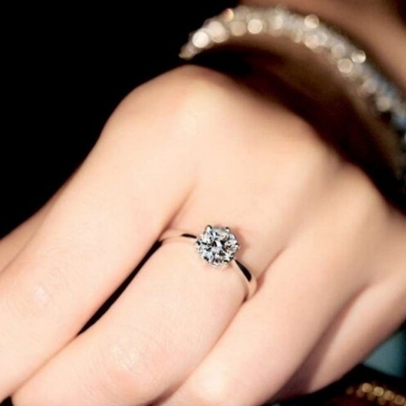 Adeser Jewelry - Silver AAA Round White CZ Ring